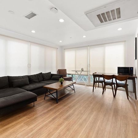 Charming Urban Retreat Near Usc In La- Private Room With Share Living Room With Kitchen Los Angeles Esterno foto