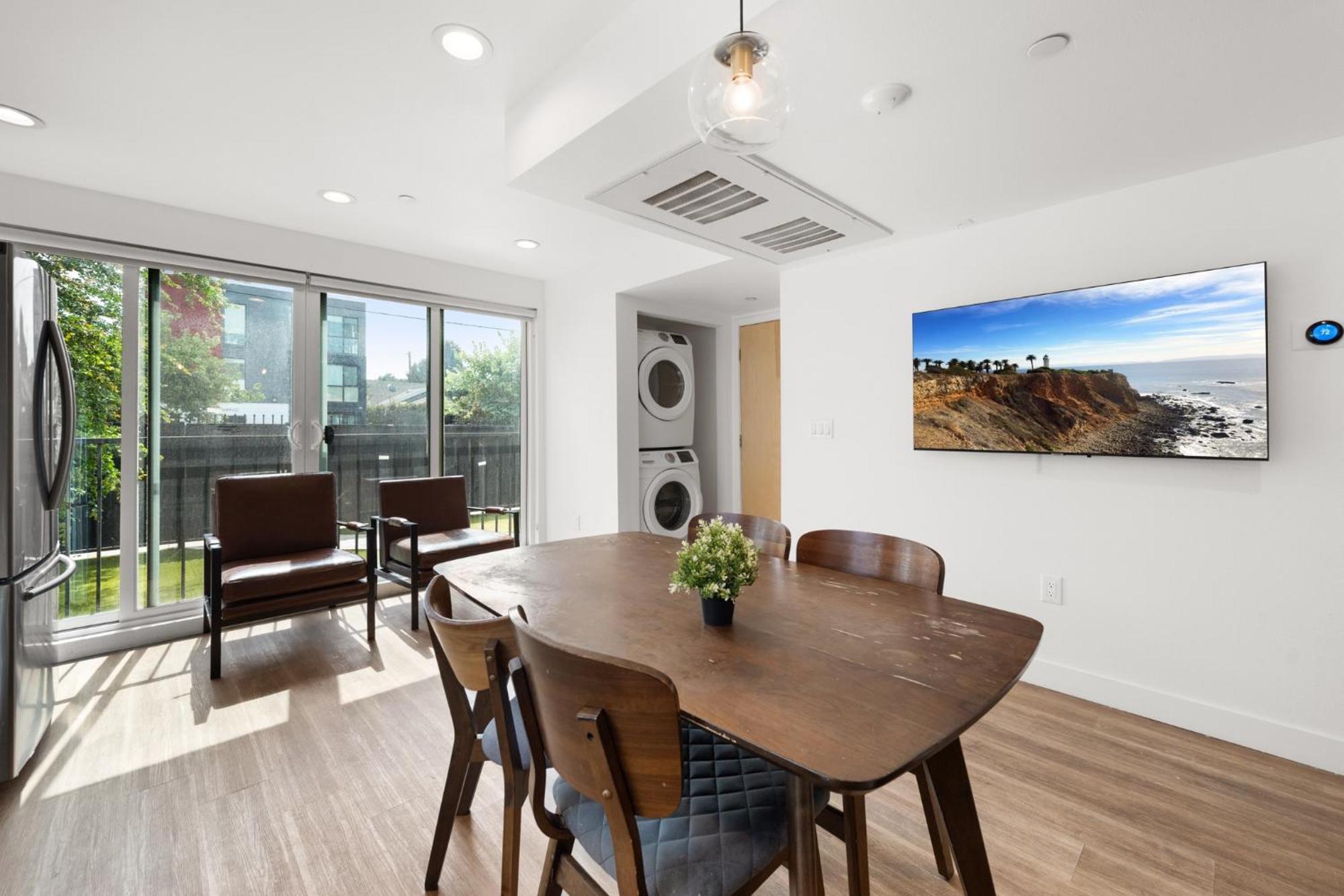 Charming Urban Retreat Near Usc In La- Private Room With Share Living Room With Kitchen Los Angeles Esterno foto