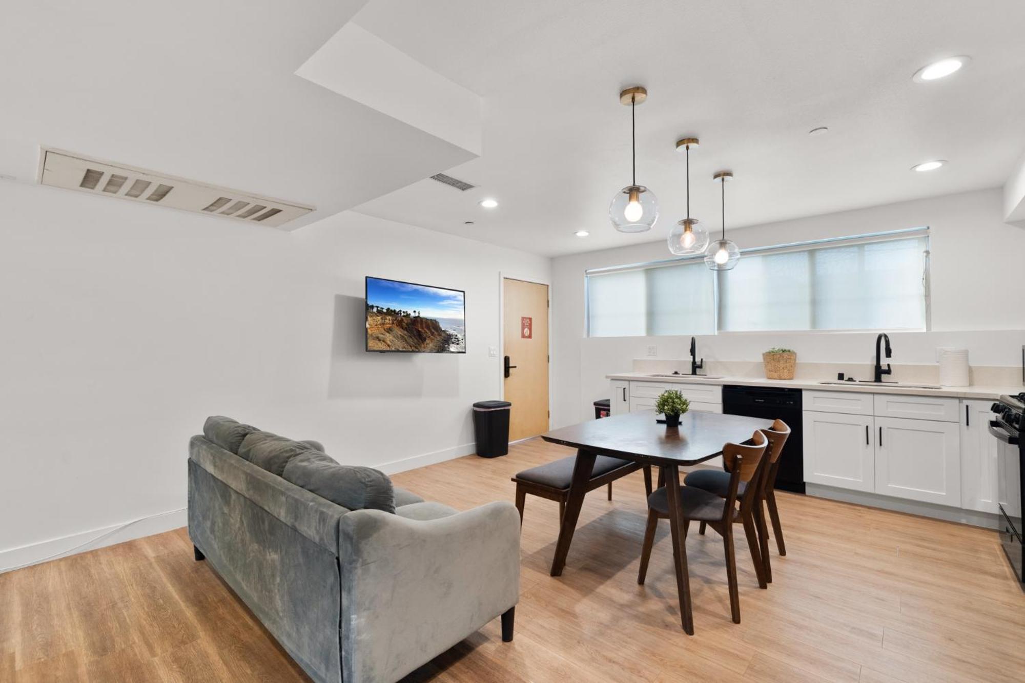 Charming Urban Retreat Near Usc In La- Private Room With Share Living Room With Kitchen Los Angeles Esterno foto